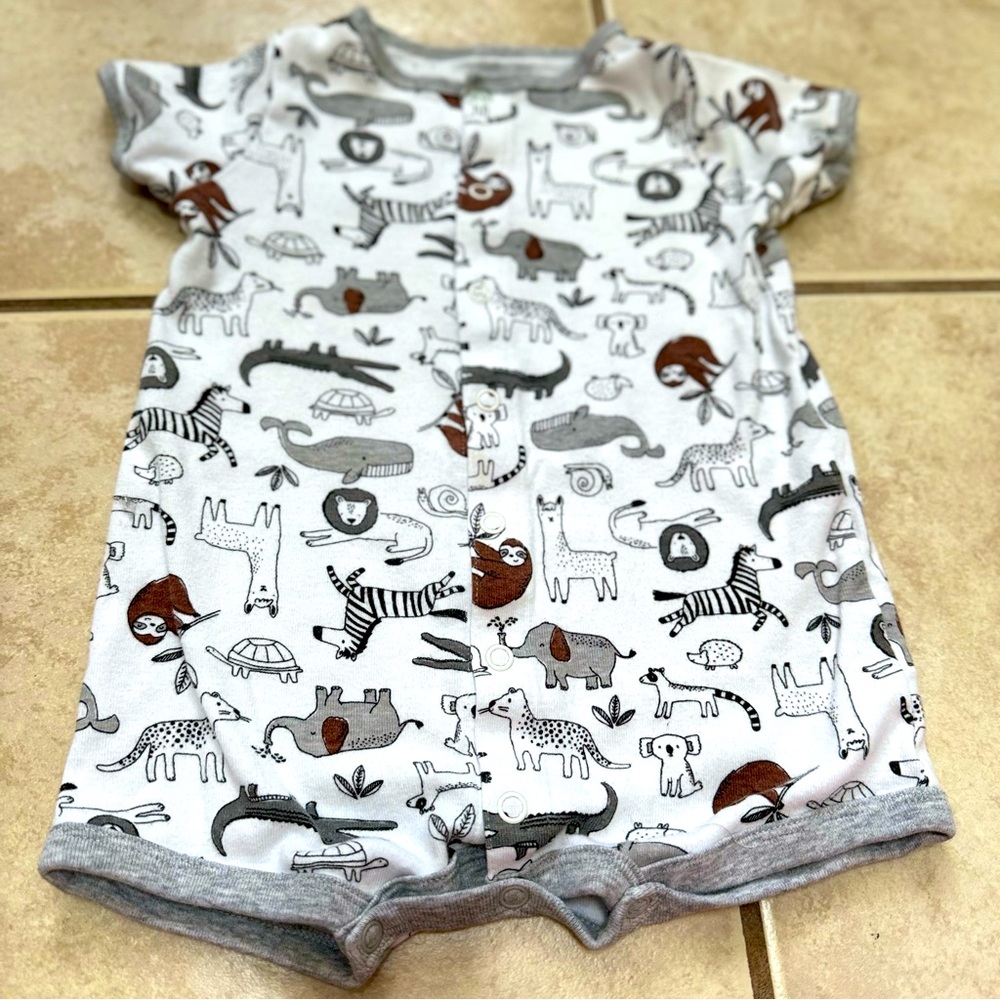 Carter’s  Safari Animals Romper. Like new. Size 12 months